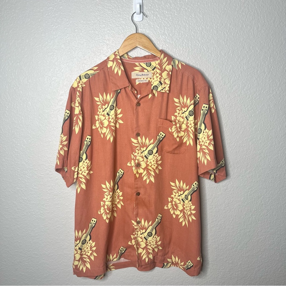 Tommy Bahama 100% Silk Hawaiian Shirt Ukulele Guitar Print Coral Floral Men’s